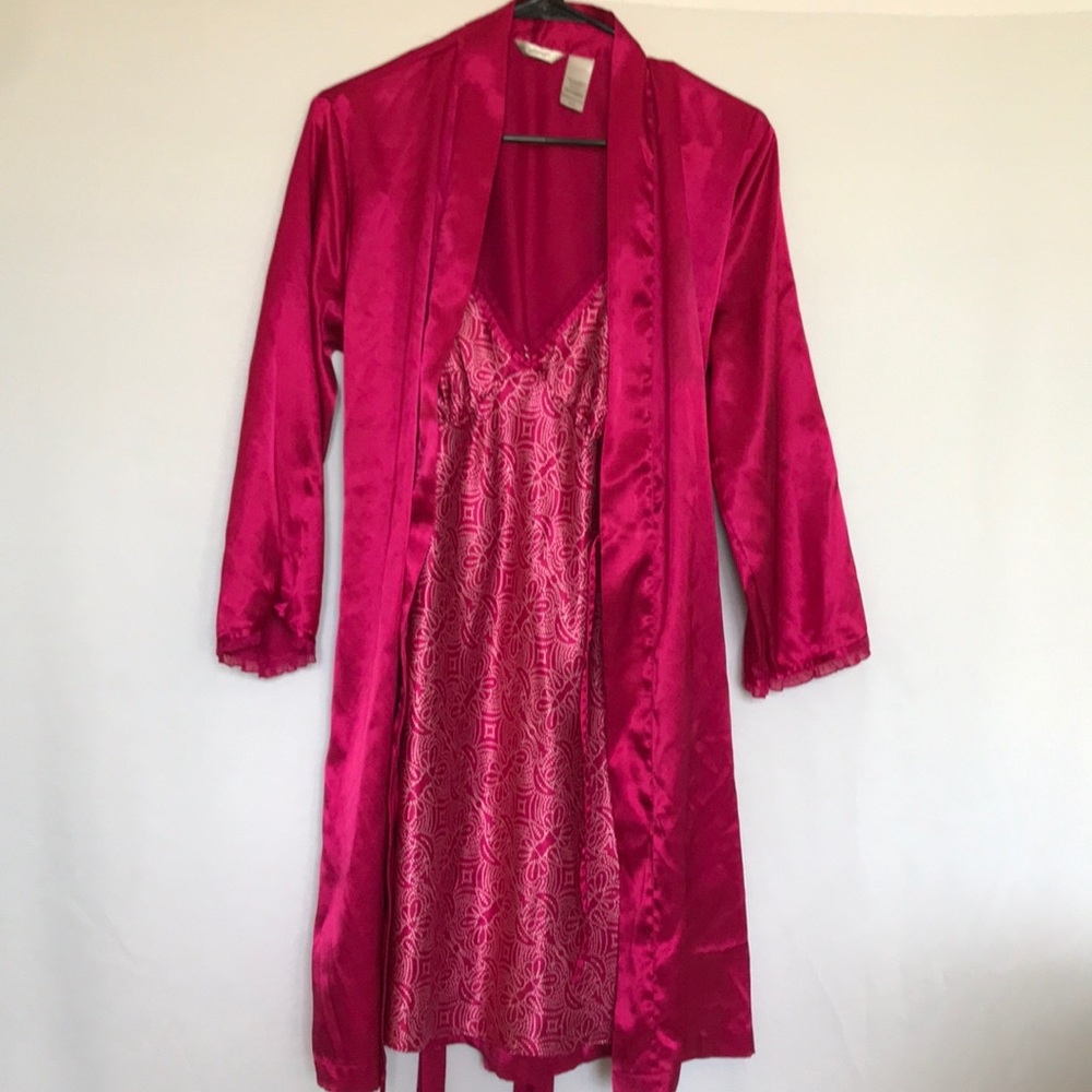 Silky nightie with robe